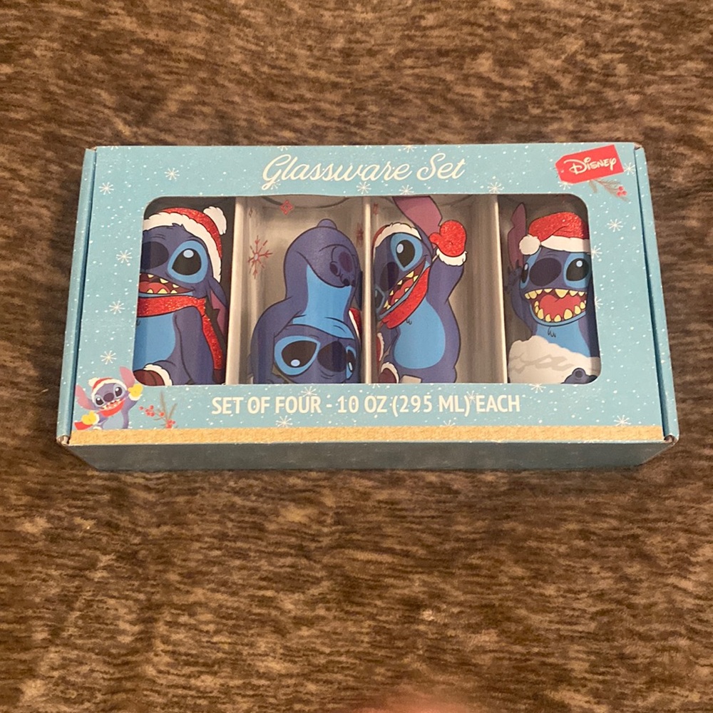 Disney Lilo & Stitch‎ Christmas Holiday 4 Pack Of Glasses